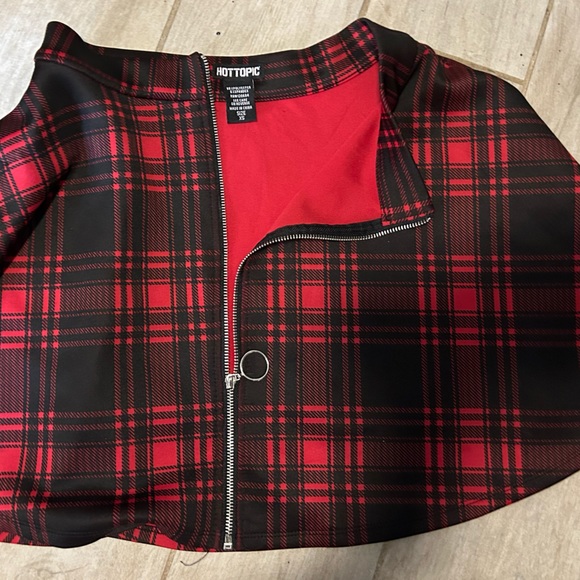 Cute emo skirt - Picture 2 of 4